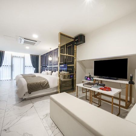 Hotel Maria Phjongthek Kültér fotó